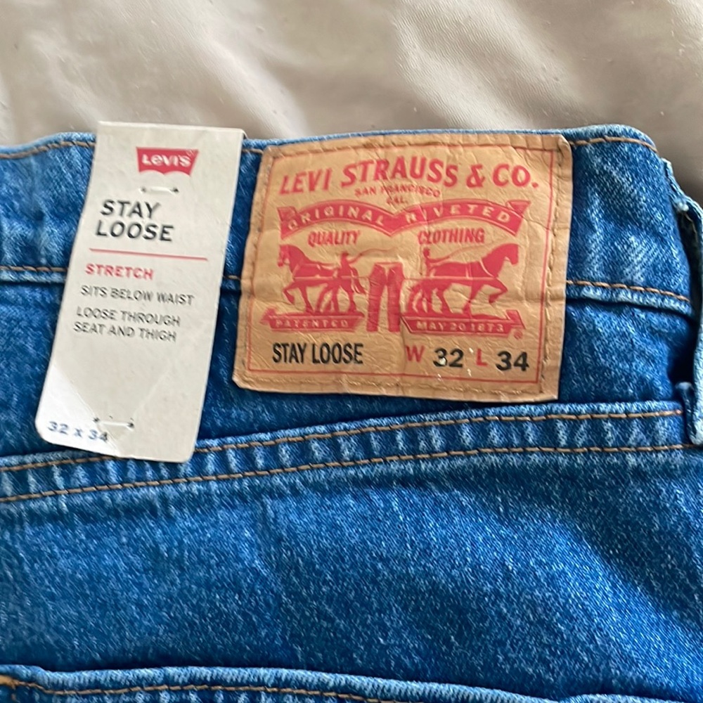Levi’s Men’s blue jeans stretch “Stay Loose” 32x34 NWT